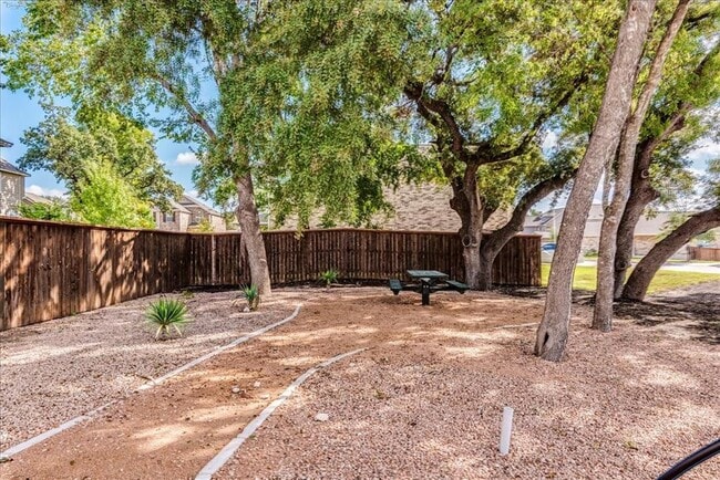 Building Photo - 815 Sandhill Branch Dr