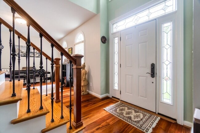 Building Photo - 821 Loch Island Dr