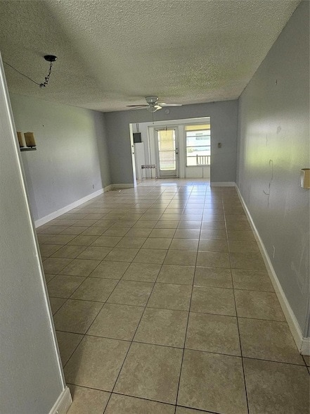 Building Photo - 1140 NW 85th Ave