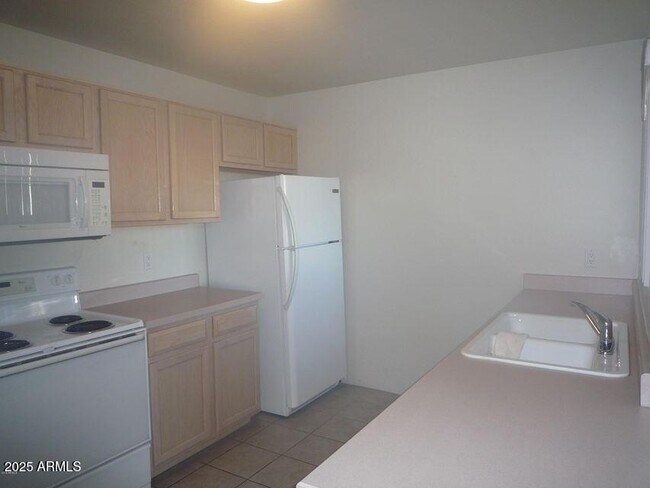 Building Photo - 11260 N 92nd St