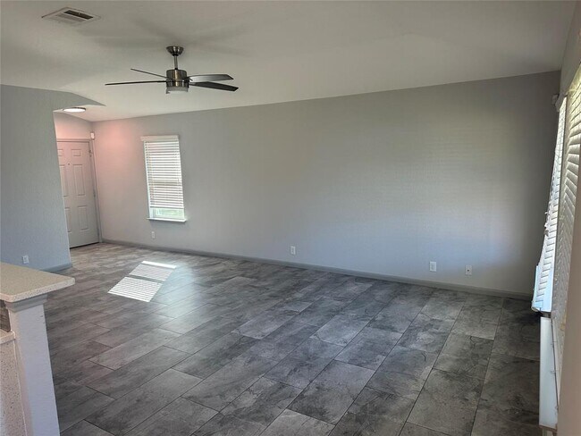 Building Photo - 2234 Bentwood Dr