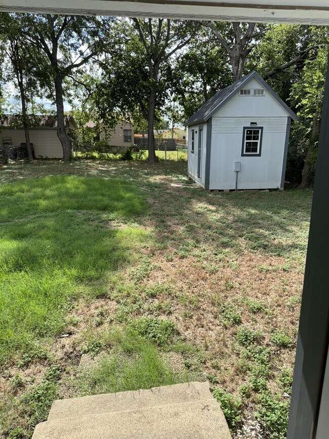 Building Photo - 1806 Mulford St