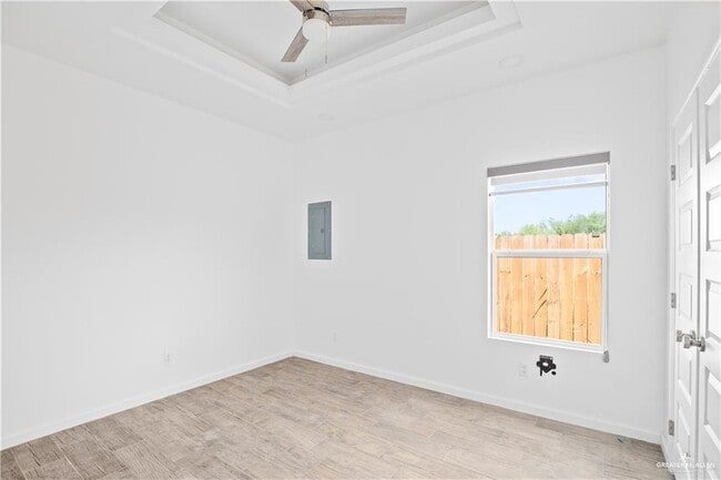 Building Photo - 13 Notre Dame Ave