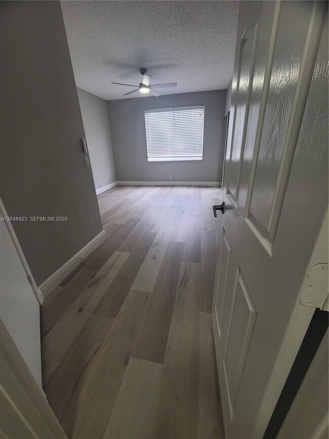 Building Photo - 7858 Dixie Beach Cir