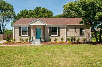 Building Photo - Cozy up in the most desirable part of Ingl...