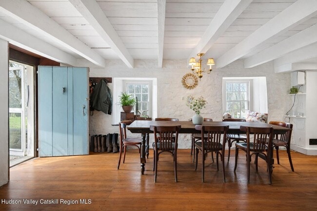 Building Photo - 48 Oak Rd