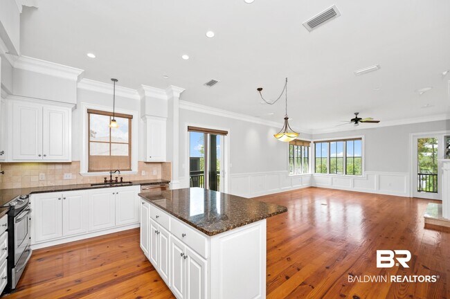 Building Photo - 32511 Water View Dr E