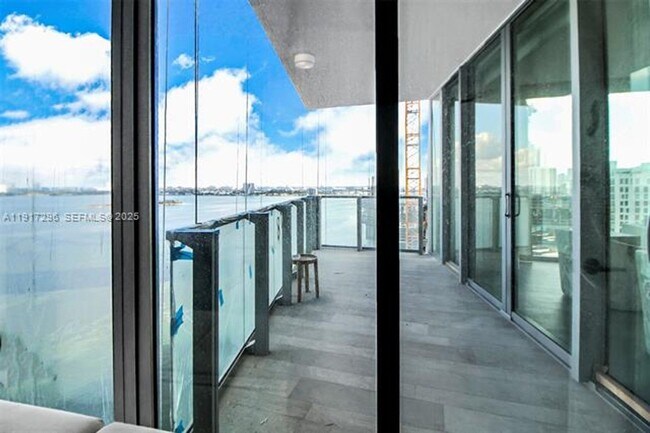 Building Photo - 2900 NE 7th Ave