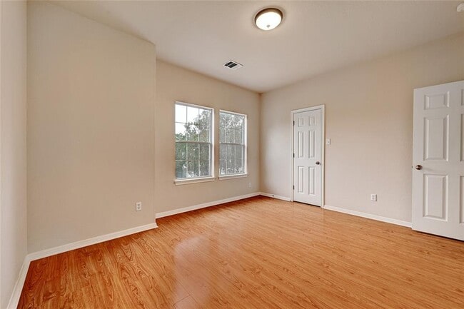 Building Photo - 411 W St Elmo Rd