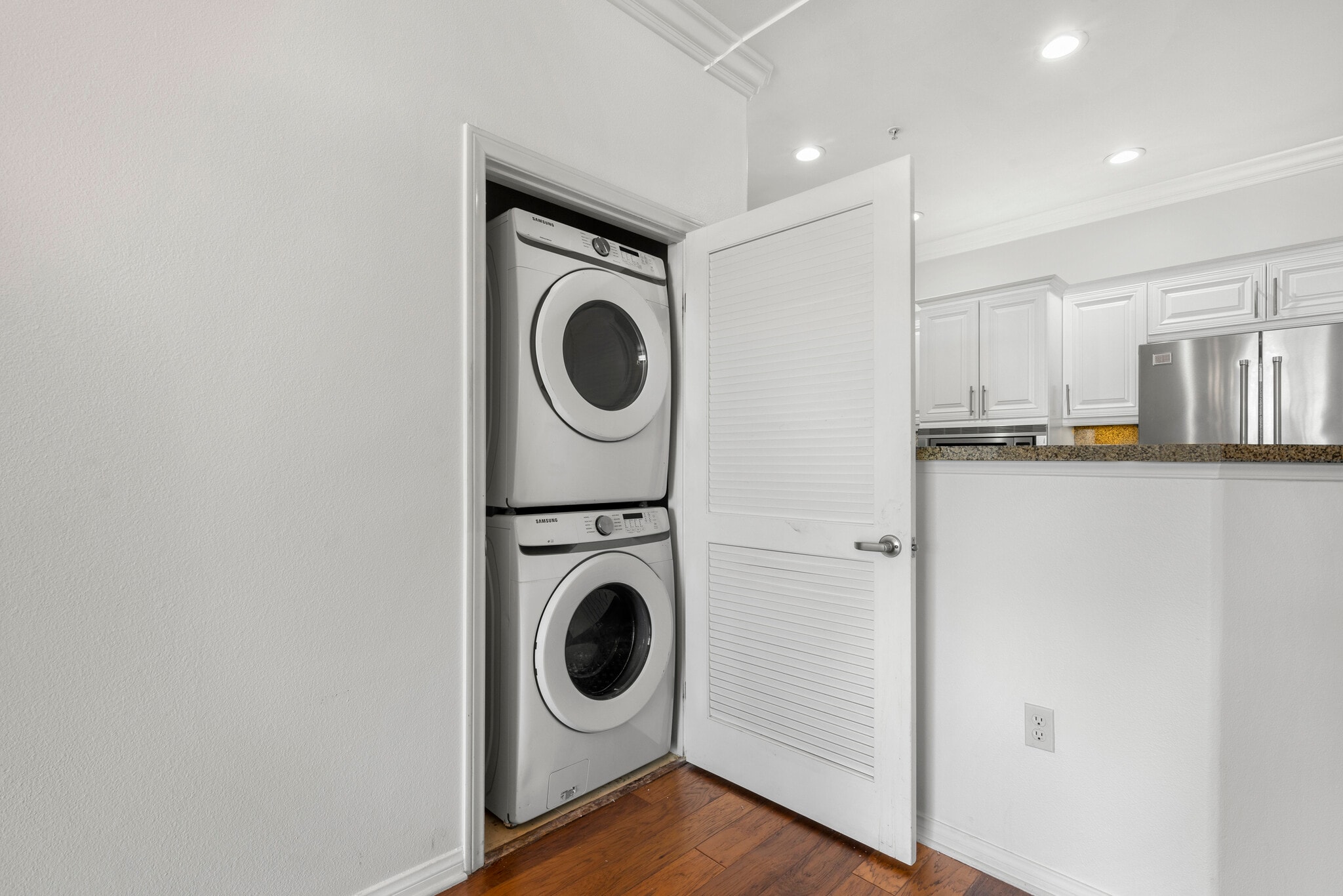 Building Photo - 3750 Santa Rosalia Dr