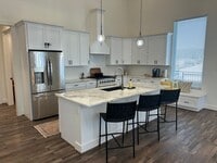 Building Photo - 165 Morrow Ave