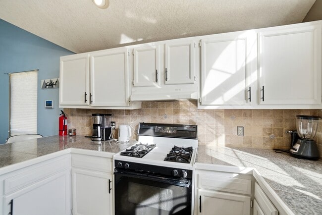 Building Photo - 408 California Ave