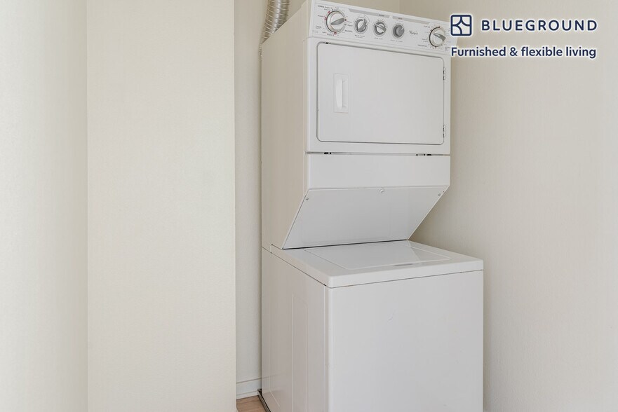 Building Photo - 34 Union Square