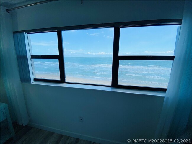 Building Photo - 7440 S Ocean Dr