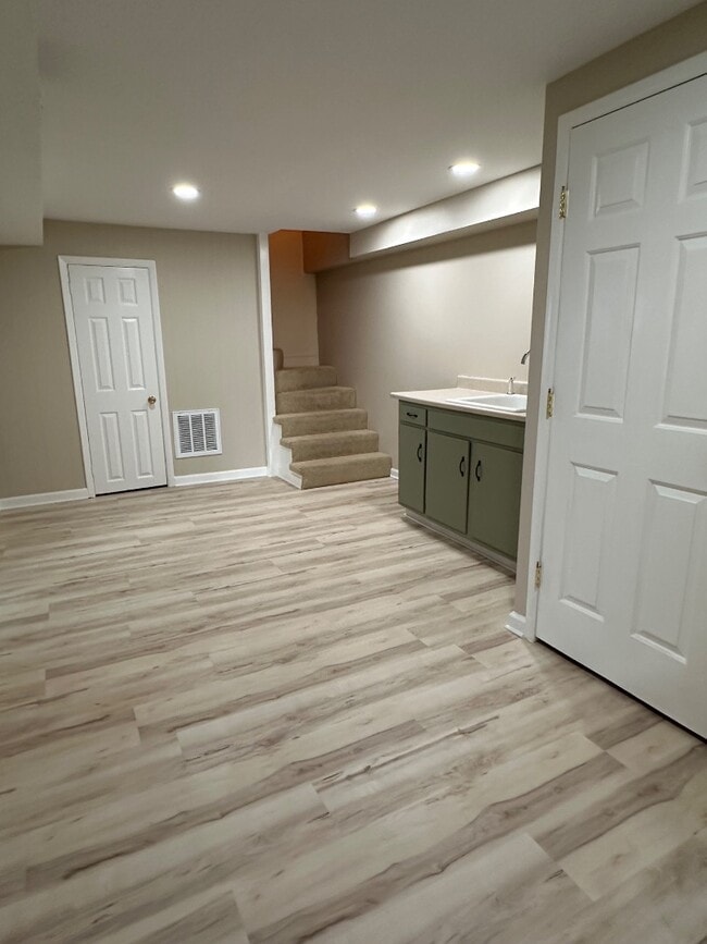 Building Photo - 3928 Inwood Dr