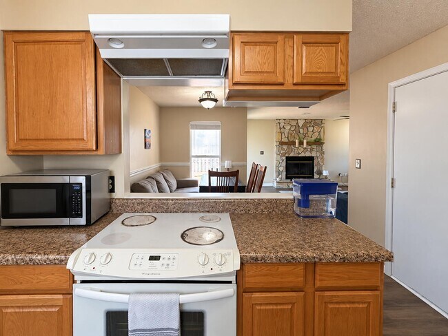 Building Photo - 3022 Blue Pine Ln