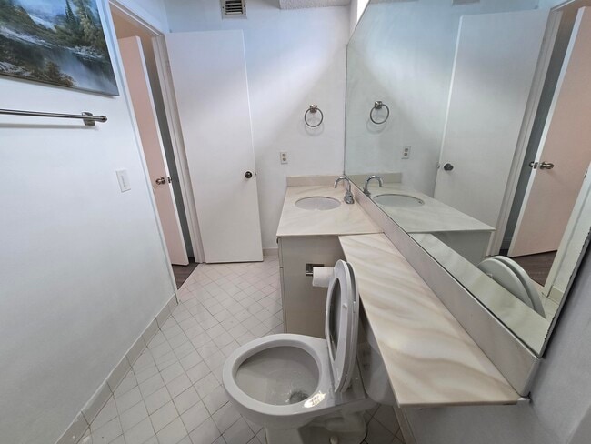 Building Photo - 10343 Greenhouse Rd