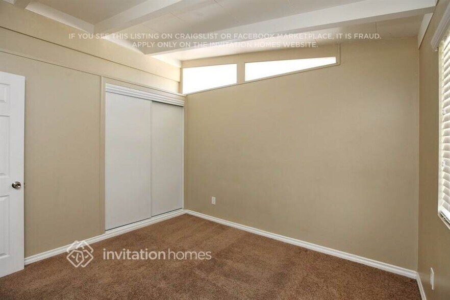 Building Photo - 8421 Flallon Ave