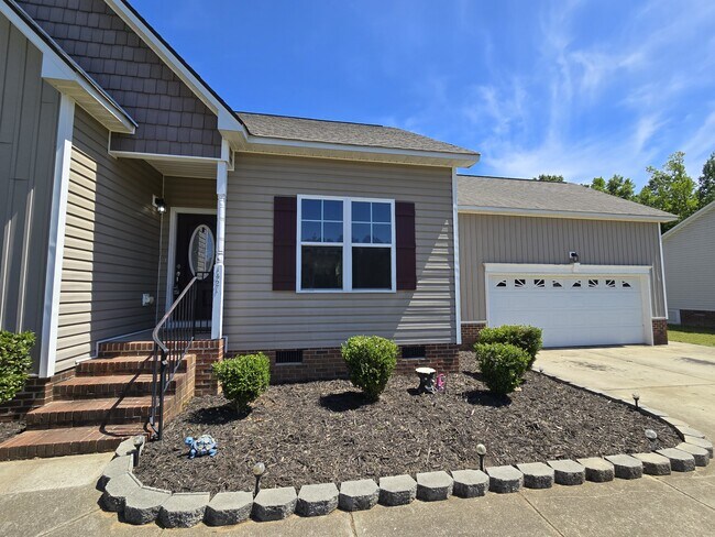 Building Photo - 1421 Tawny Vw Ln