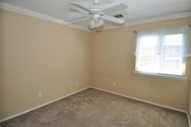 Building Photo - 14505 Templemore Cove