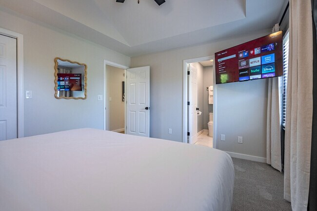 Building Photo - 18 Huntcliff Dr