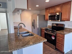 Building Photo - 17042 E Calle Del Oro