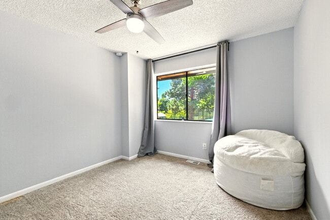 Building Photo - Welcome to Your New Home in the Heart of Denver!