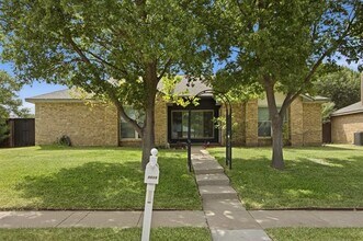 Building Photo - 5005 Frontier Ln
