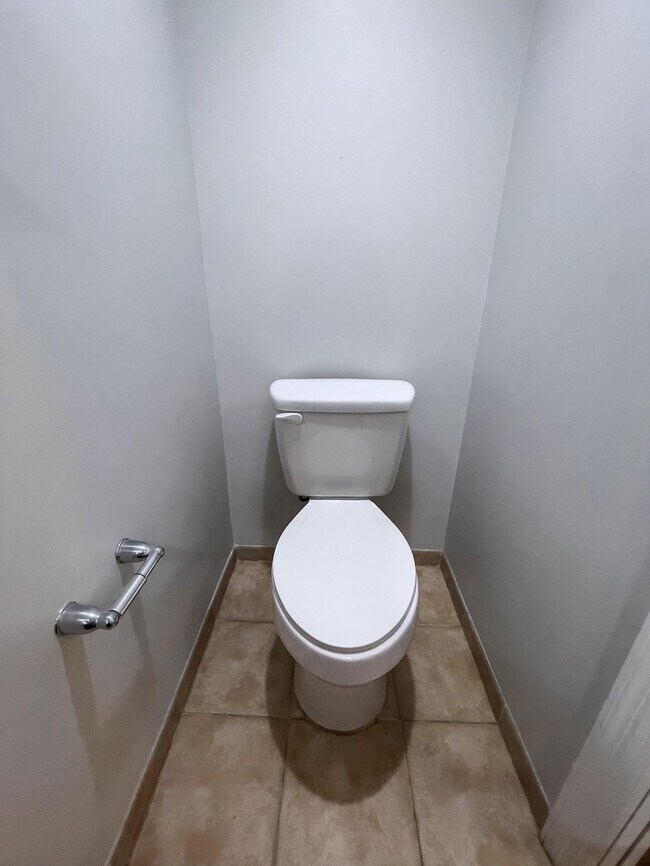 Building Photo - 2343 Vintage Dr