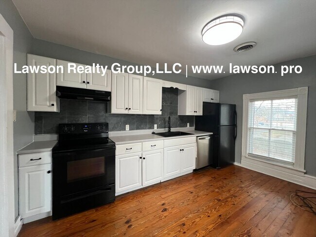 Building Photo - 360 Mountain Ave SW