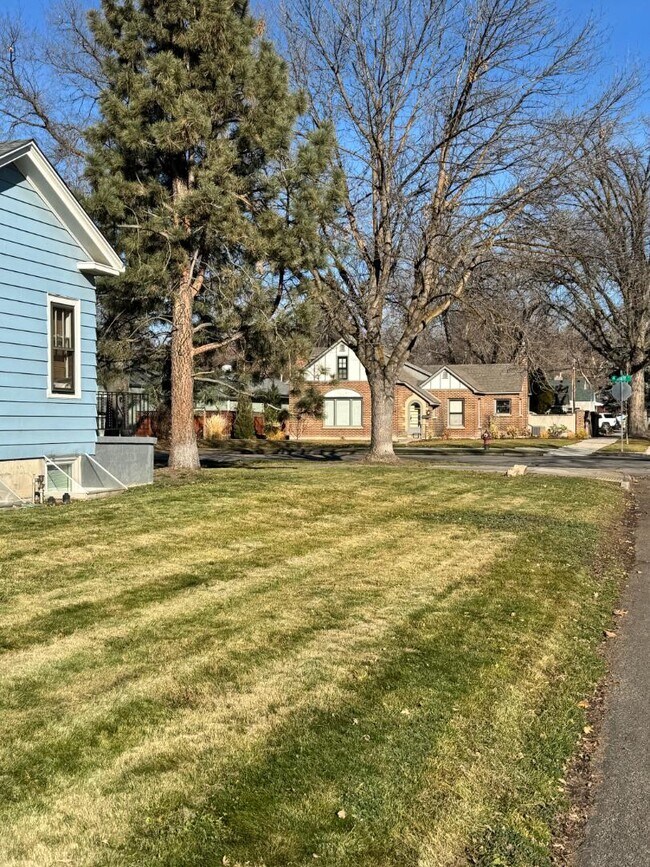 Building Photo - 2201 W State St