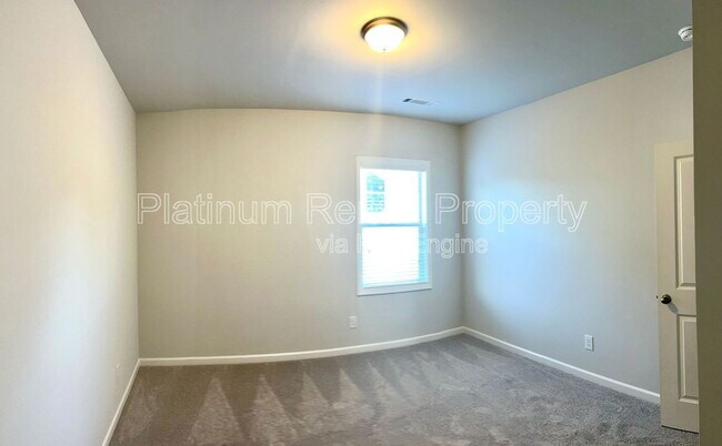 Building Photo - 4579 Silver Oak Dr SW