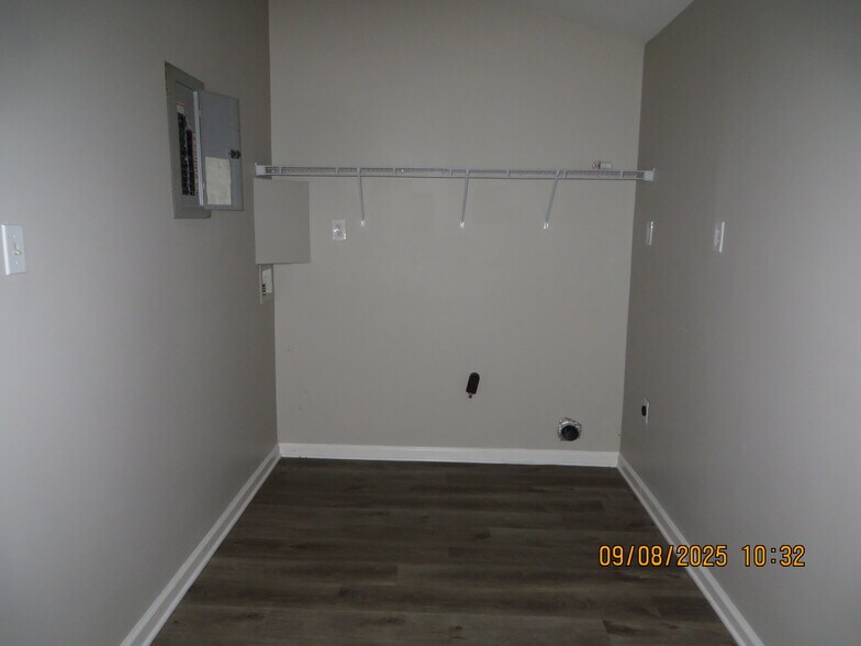 Building Photo - 2119 Noble St
