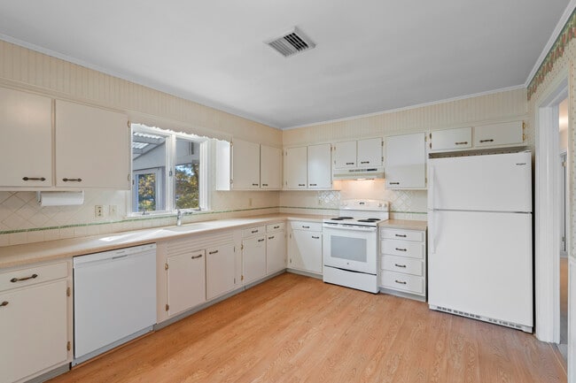 Building Photo - 3 Parsell Ln