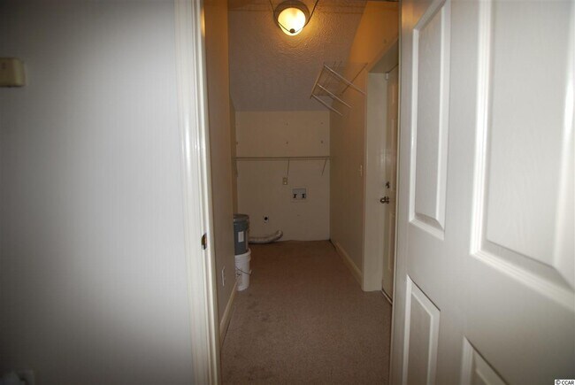 Building Photo - 402 50th Ave N