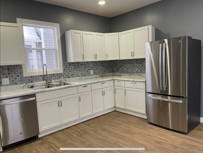 Building Photo - 1032 Denner St