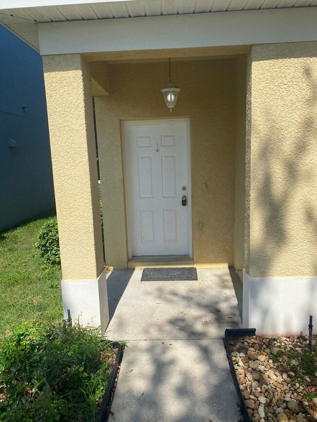 Building Photo - Beautiful, Family & Pet Friendly, 2 Story,...