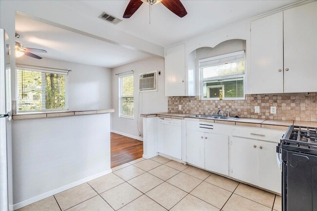 Building Photo - 4603 Jinx Ave