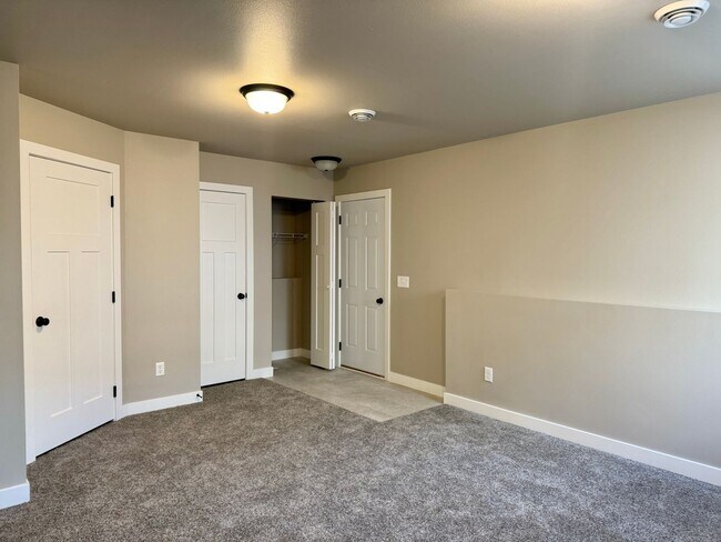 Building Photo - Horace ND - Available Now