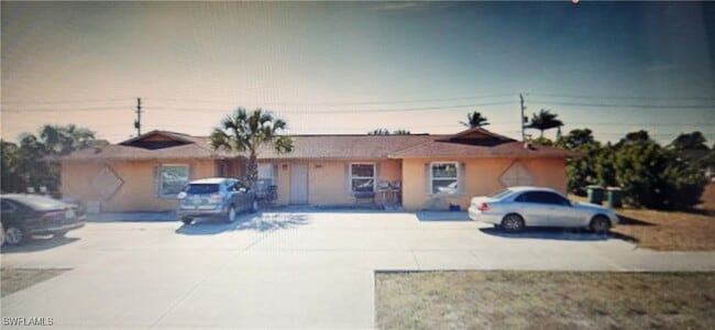 Primary Photo - 5400 Golden Gate Pkwy