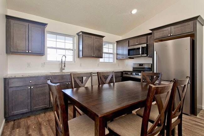 Building Photo - 159 Zachary Dr