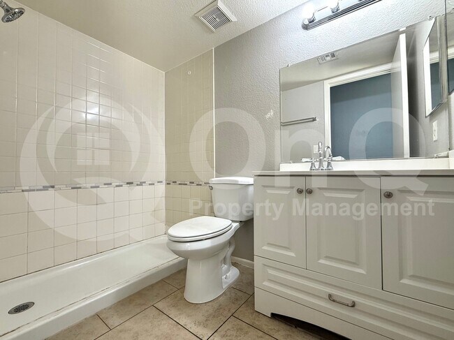Building Photo - 3119 W Cochise Dr