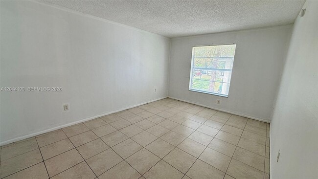 Building Photo - 415 Executive Center Dr
