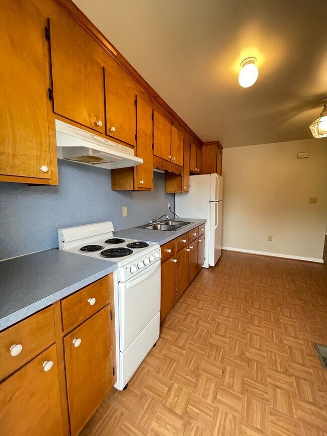 Building Photo - Location, Community, & Quality Living. It Starts Here in this 2 Bedroom Duplex!