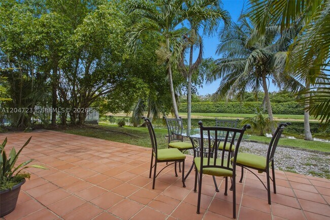 Building Photo - 411 Bermuda Springs Dr