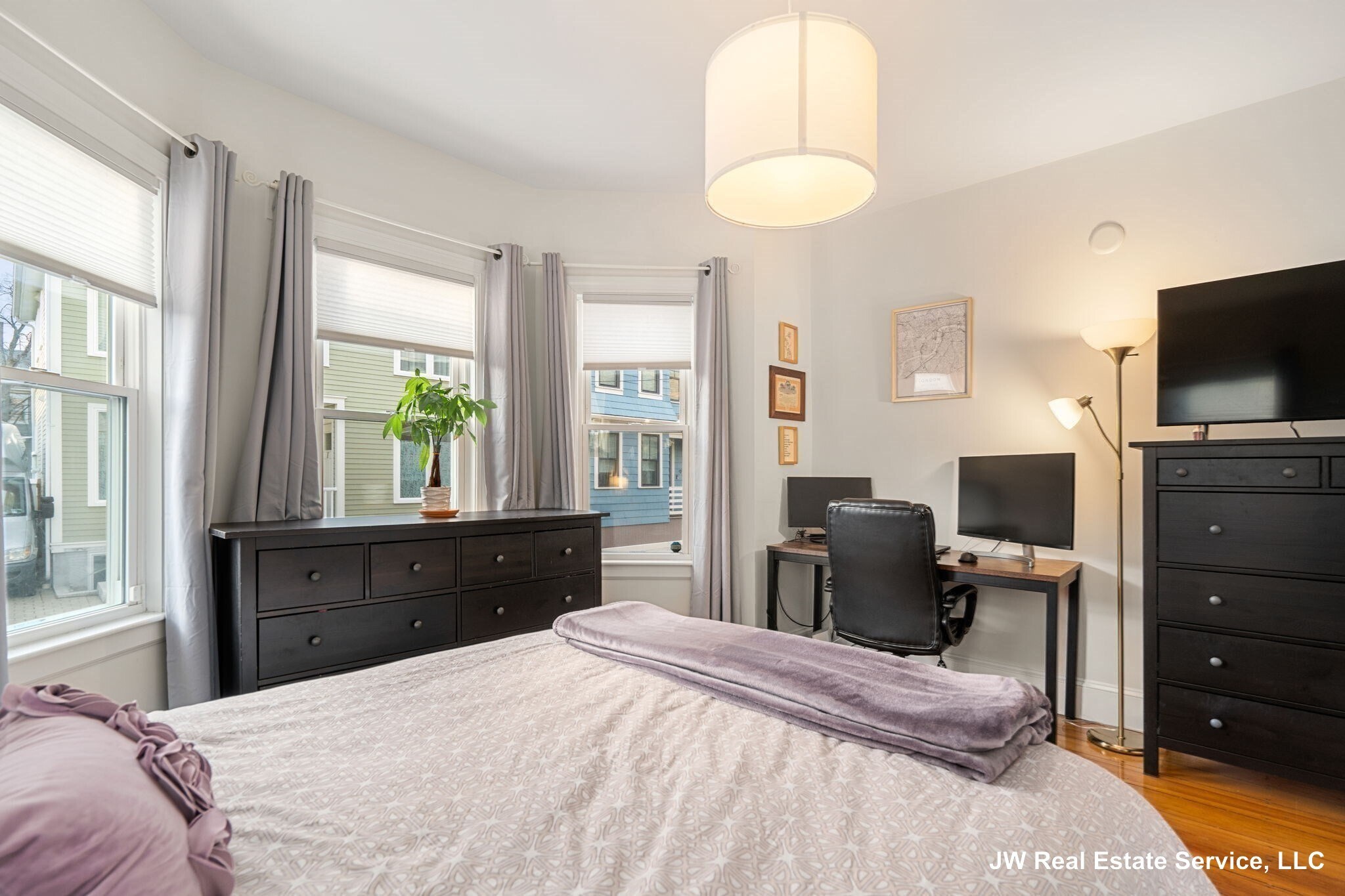 Building Photo - 6 Oakland St