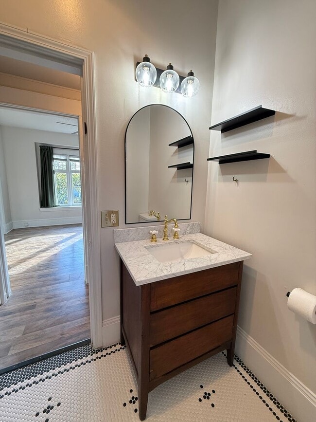 Building Photo - Now Available: Updated Everett 34-Bed, 1.5-Bath with Fenced Yard