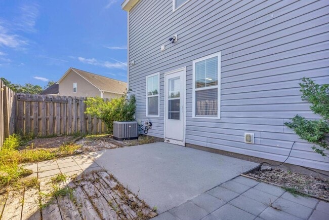 Building Photo - 69 Thornbury Dr