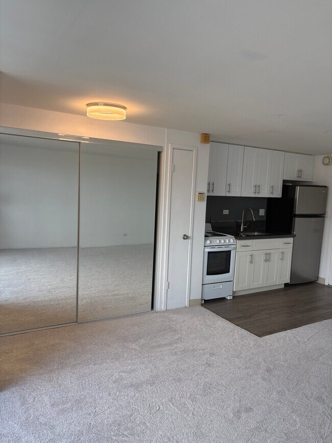 Building Photo - 824 Kinau St