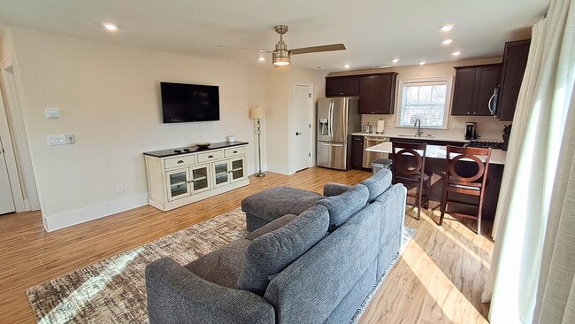 Building Photo - 3108 1/2 Hickory Rd - 3108 1/2 Hickory Rd